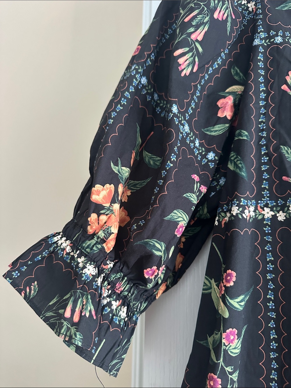 entro Black Floral Mini Dress with Puff Sleeves - Picture 2 of 6